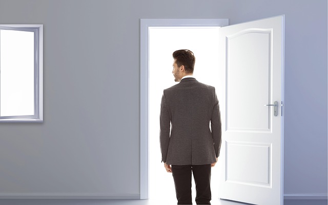 Looking for an Alternative to Corporate Life? Discover Business Brokerage.